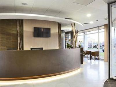 Kyriad Prestige Nord - Valmy Hotel
