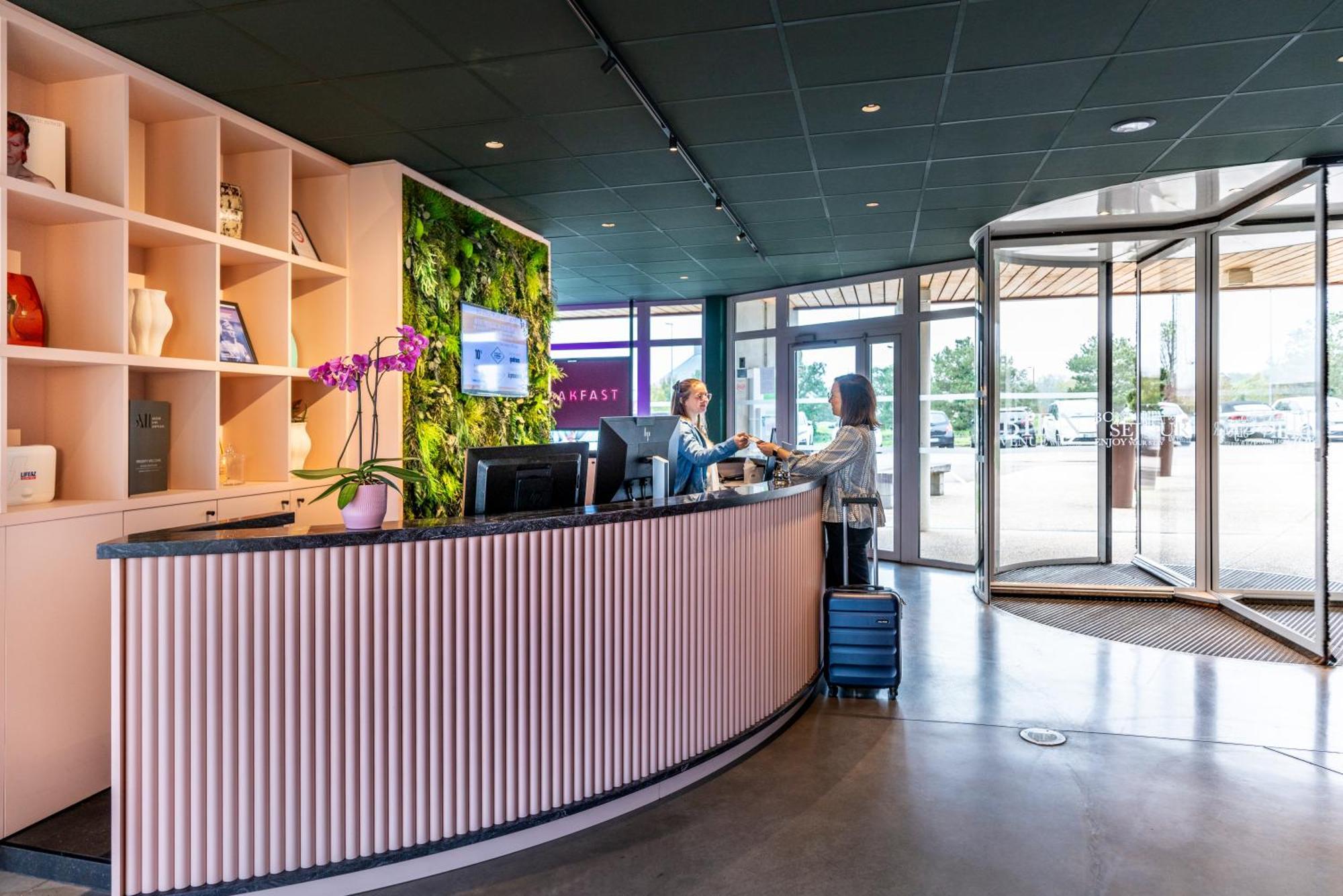 Kyriad Prestige Nord - Valmy 4*