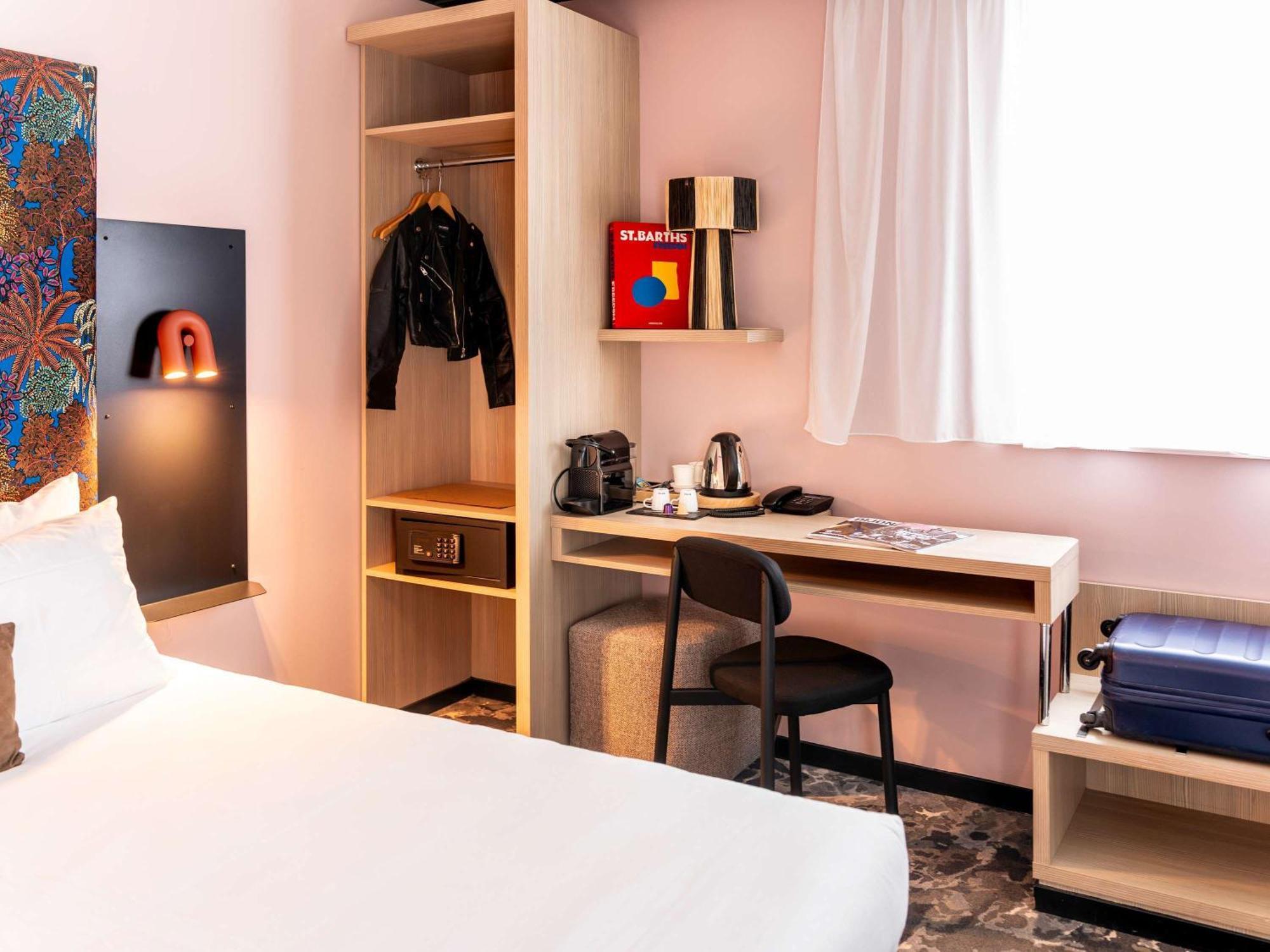 Ibis Styles Nord Valmy Hotel 4*
