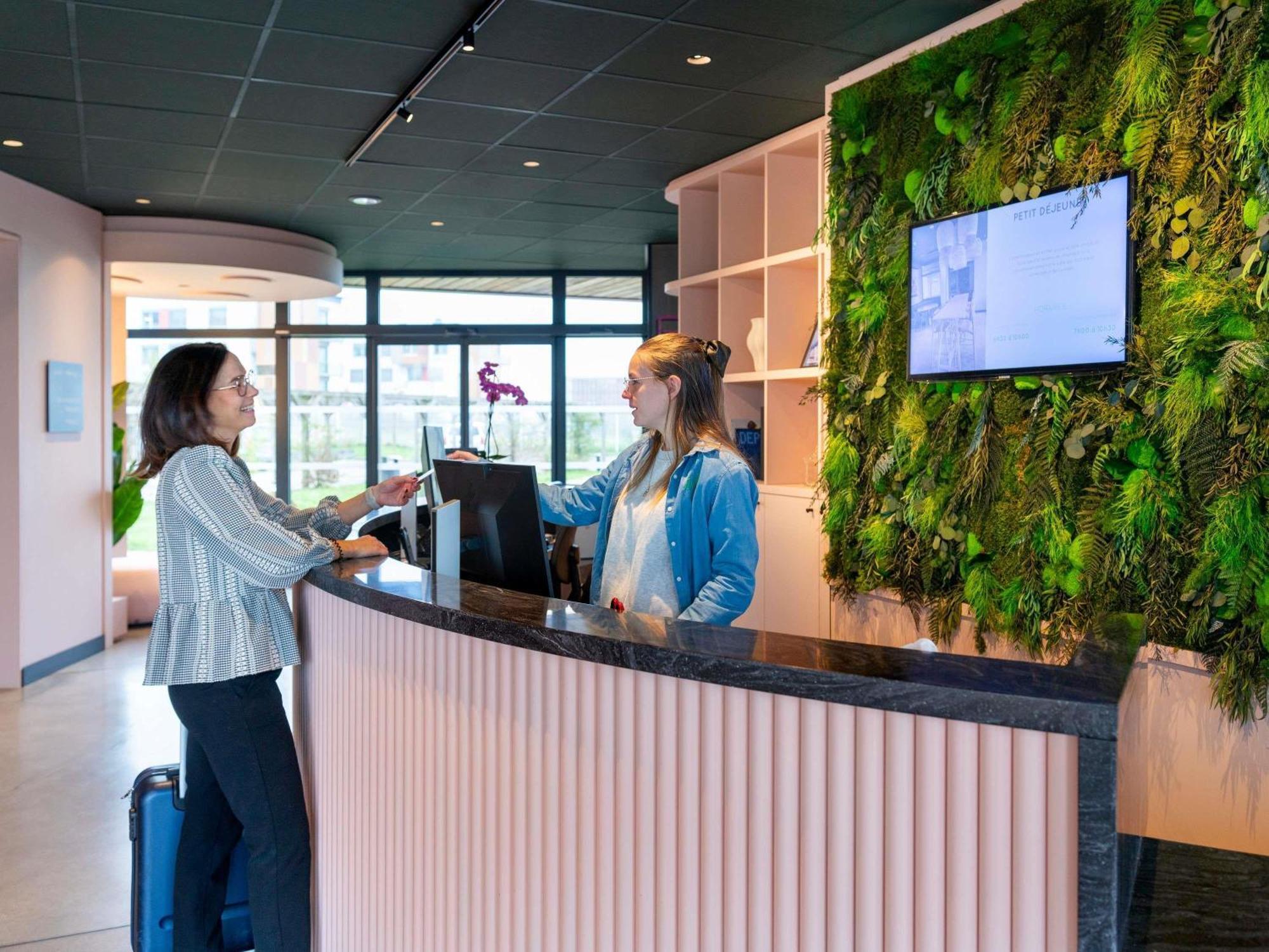 Kyriad Prestige Nord - Valmy Hotel 4*