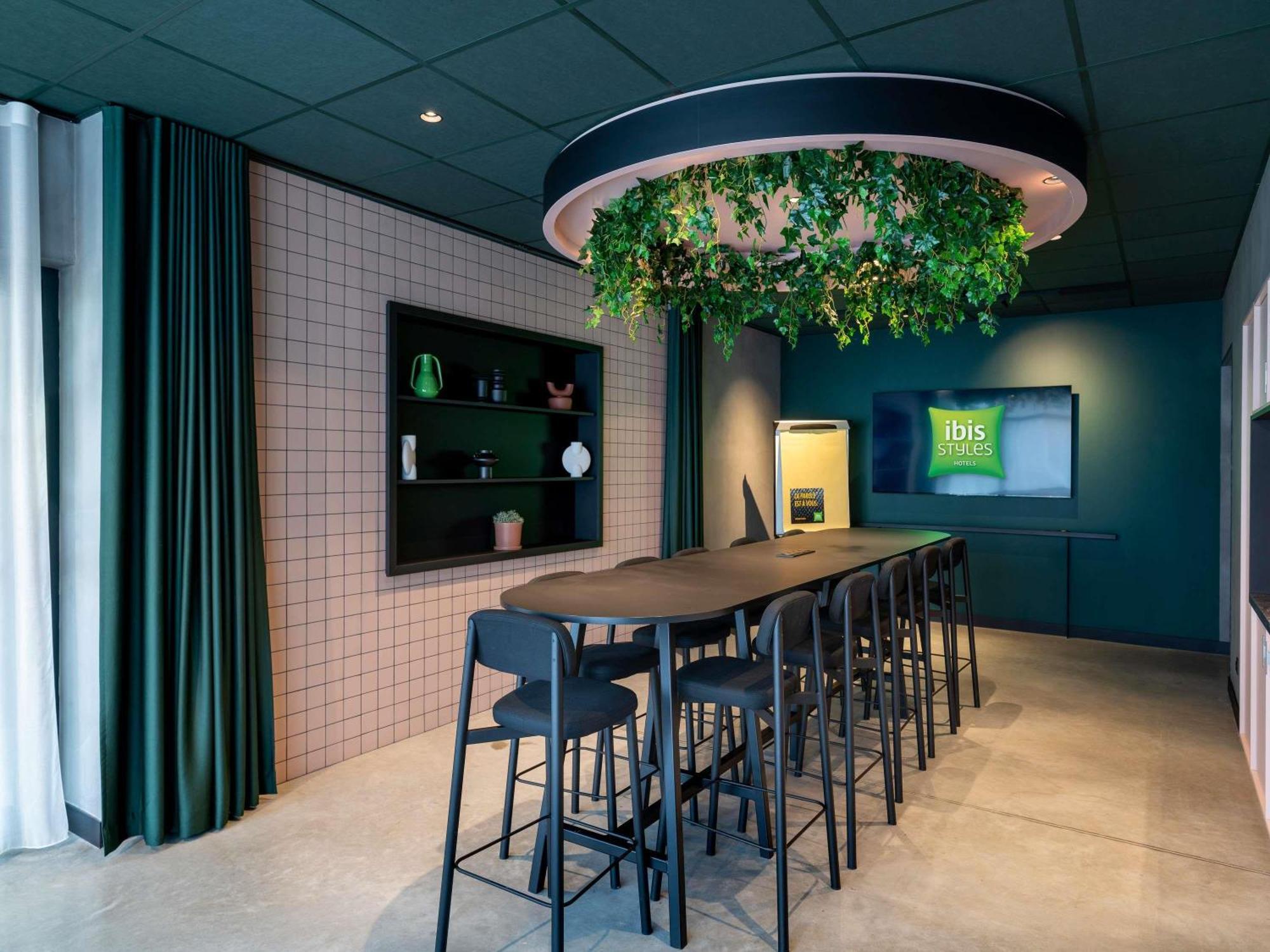 Kyriad Prestige Nord - Valmy Hotel 4*